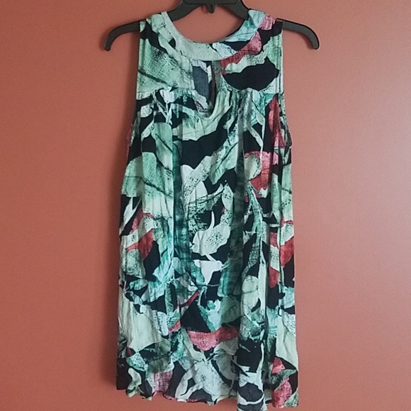 Practically new Lauren Conrad top - Picture 1 of 4